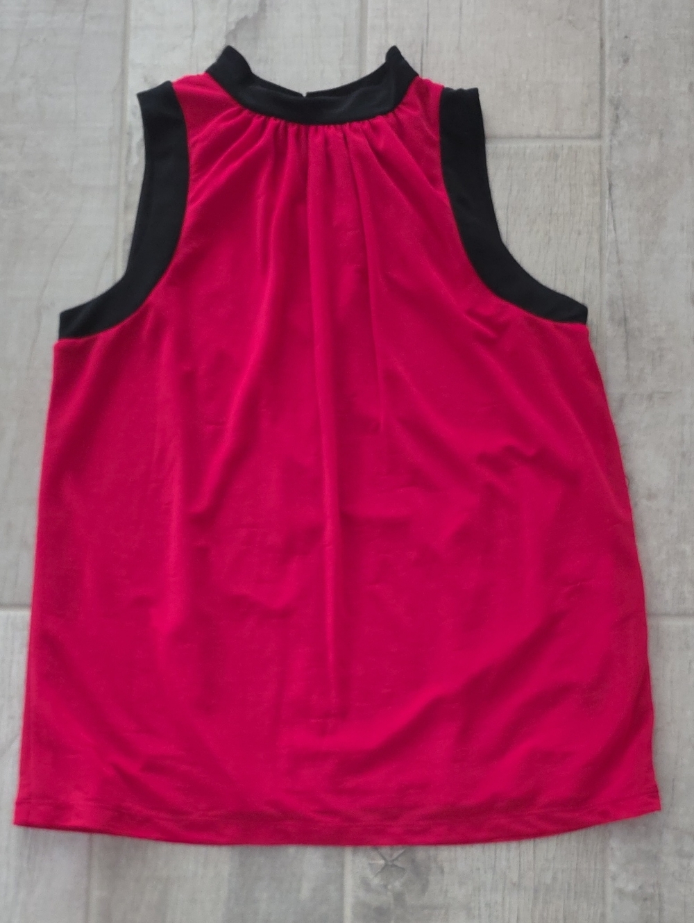 Worthington Bright Red Sleeveless Flowy Top with Black Trim